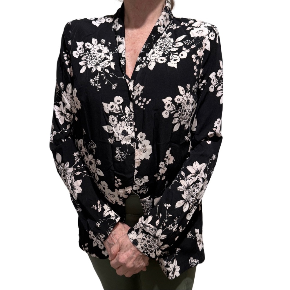 ASTR Black Ivory Floral Open Front Lightweight Blazer Kimono Jacket Top Small - Picture 12 of 15